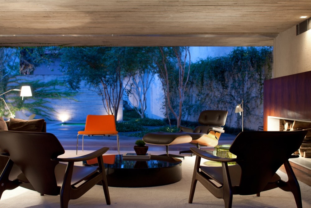Chimney House / Marcio Kogan