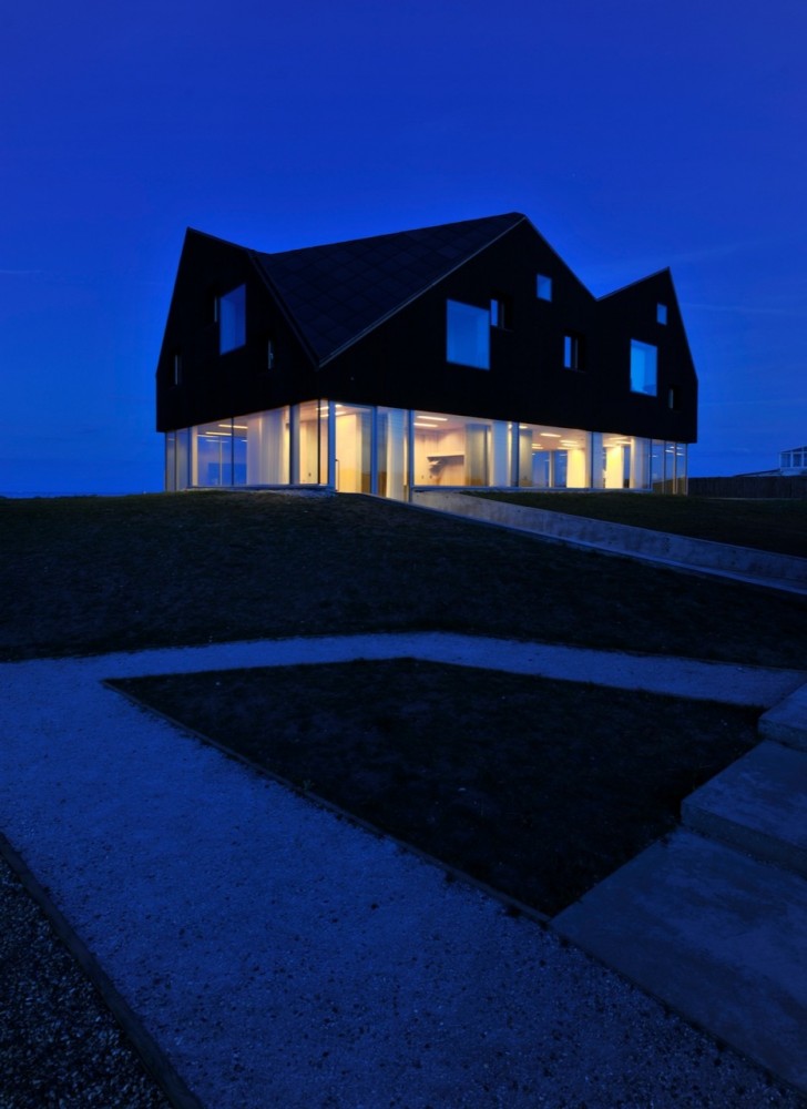 Dune House / JVA