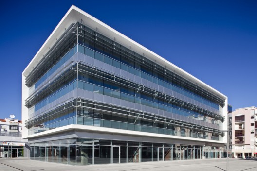 Pragal Civic Center and Almada Business Hotel / NLA - Nuno Leónidas Arquitectos (16)