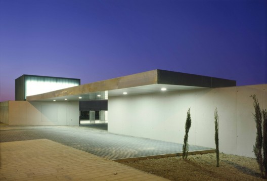 Facilities for Children and Youth Activities “La Camisera” / Cerrejon Arquitectos with Magén Architects Studio (1)