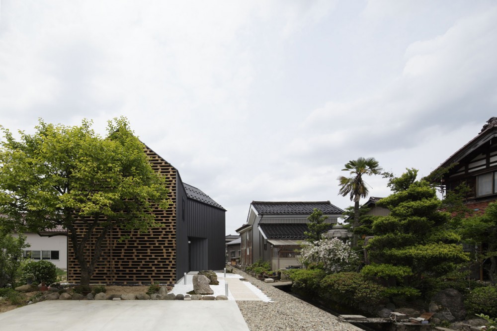 House in Kaga / AE5 partners