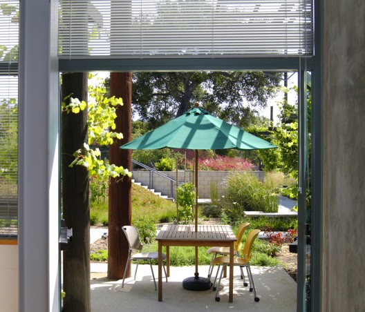 Casa Nueva: Working in the Garden / Van Atta Associates (4)