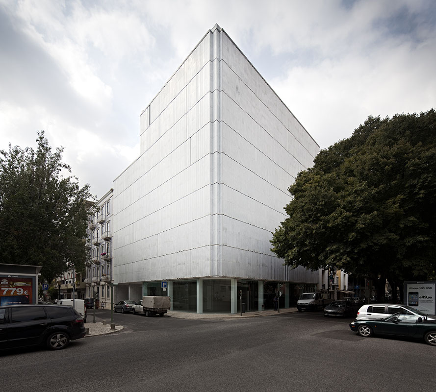 Lisbon Stone Block / Alberto de Souza Oliveira
