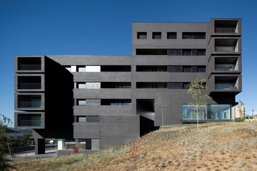 0500EET Entroncamento Housing / Belém Lima Arquitectos (1)
