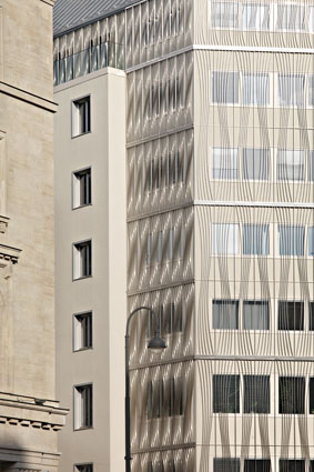 Verbund Headquarter Facade (11)