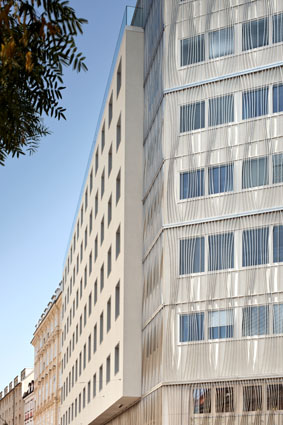 Verbund Headquarter Facade / SOLID Architecture