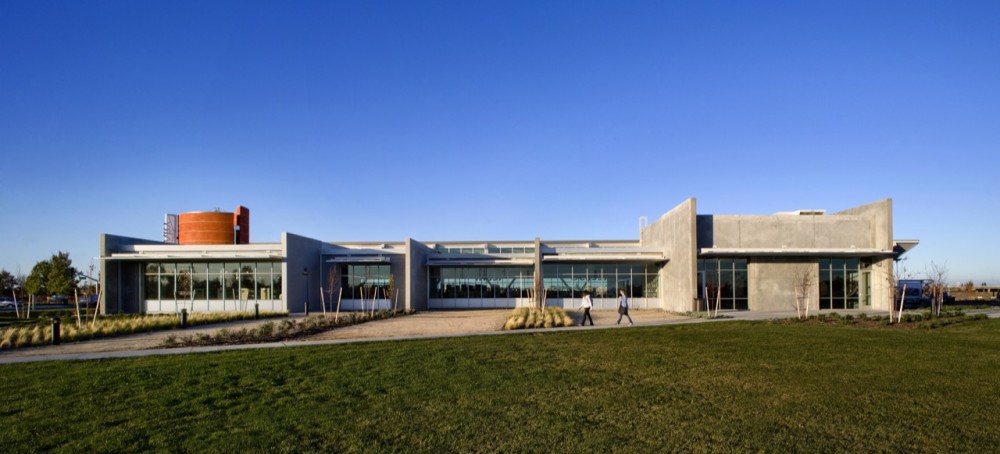 Valley-Hi North Laguna Library / Noll + Tam Architects