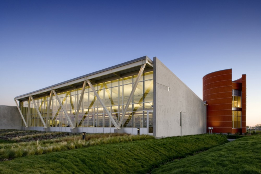 Valley-Hi North Laguna Library / Noll + Tam Architects