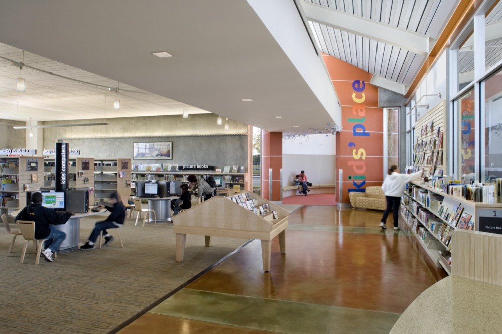 Valley-Hi North Laguna Library / Noll + Tam Architects