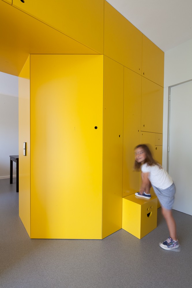 Yellow Apartment Renovation / Pedro Varela & Renata Pinho