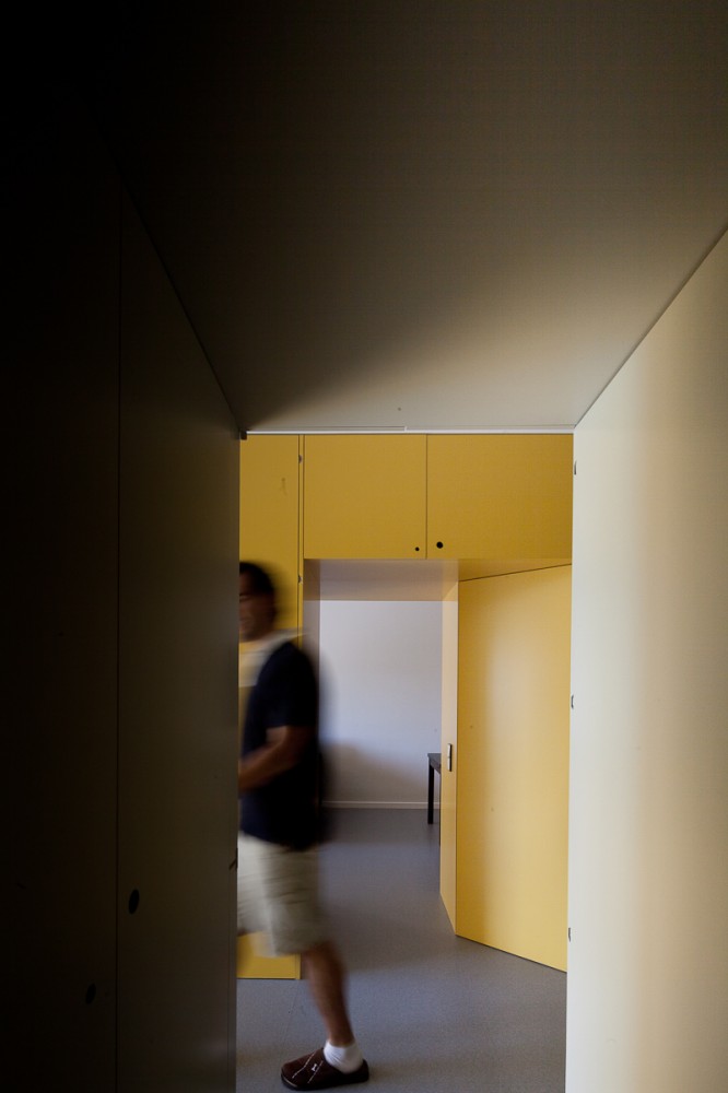 Yellow Apartment Renovation / Pedro Varela & Renata Pinho