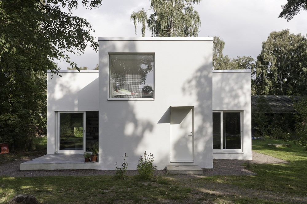 Small Swedish House / DinellJohansson