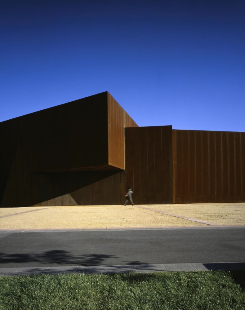 Flashback: Australian Centre for Contemporary Art (ACCA) / Wood/Marsh