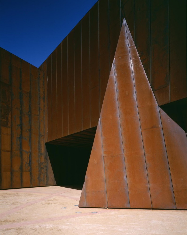 Flashback: Australian Centre for Contemporary Art (ACCA) / Wood/Marsh