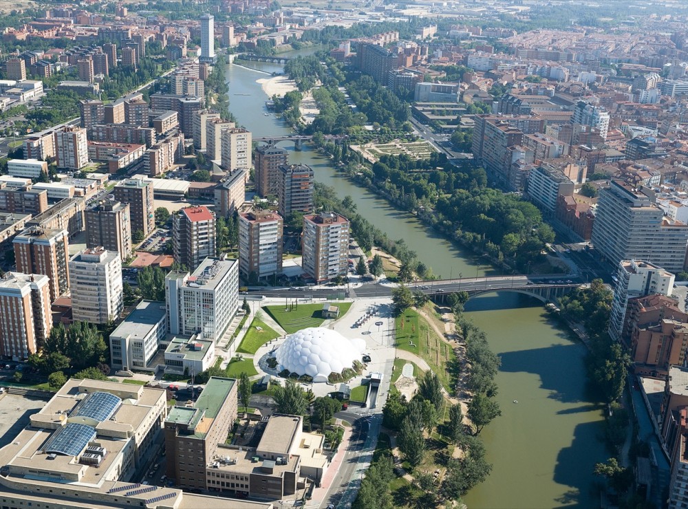Urban Redevelopment of the Plaza del Milenio / EXP architects