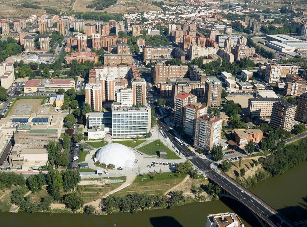Urban Redevelopment of the Plaza del Milenio / EXP architects