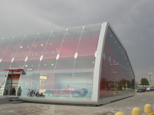 Ferrari Factory Store / Iosa Ghini Associates (3)