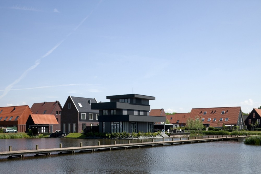 Modern Villa / BBVH Architecten