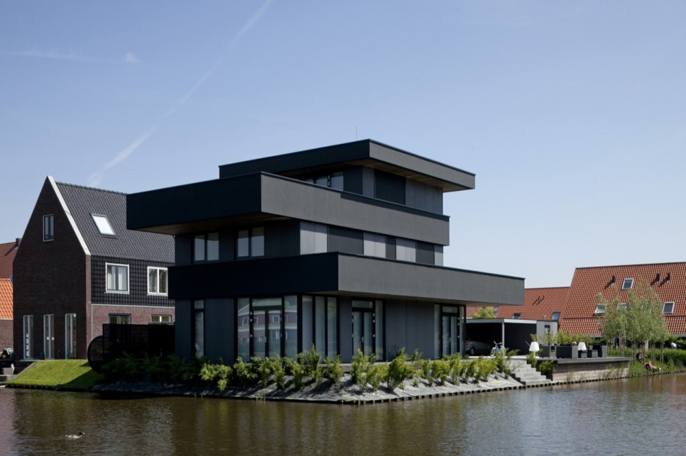Modern Villa / BBVH Architecten