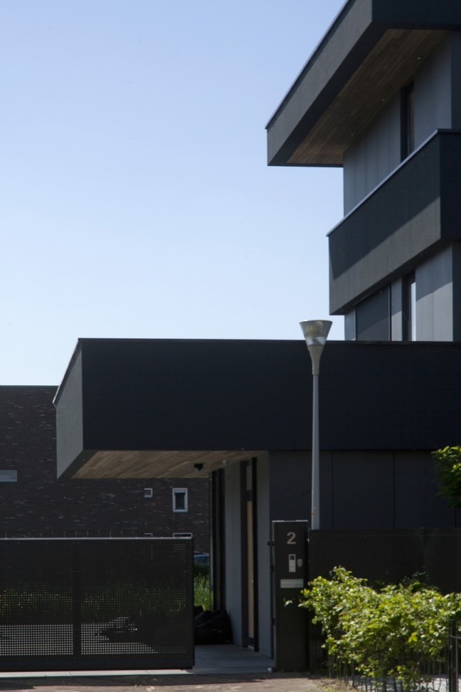 Modern Villa / BBVH Architecten