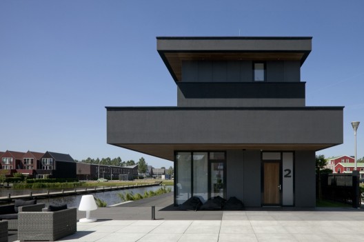 Modern Villa / BBVH Architecten (9)