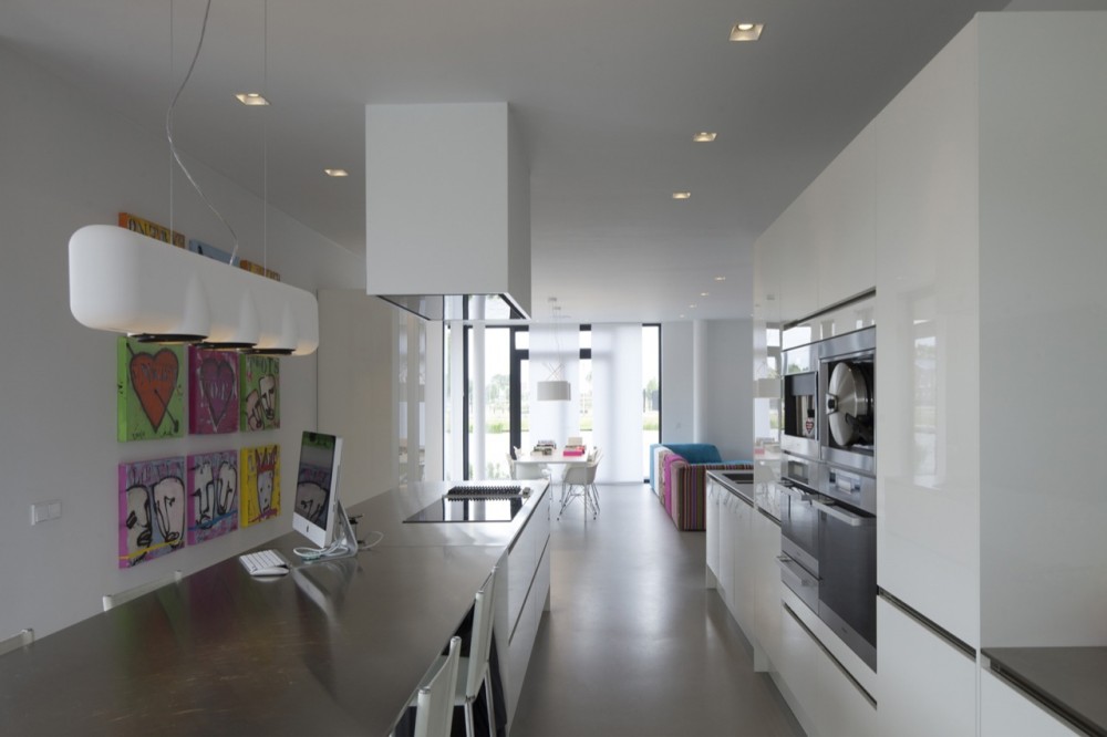 Modern Villa / BBVH Architecten