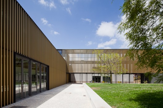 Vergilio Ferreira High School / Atelier Central (21)