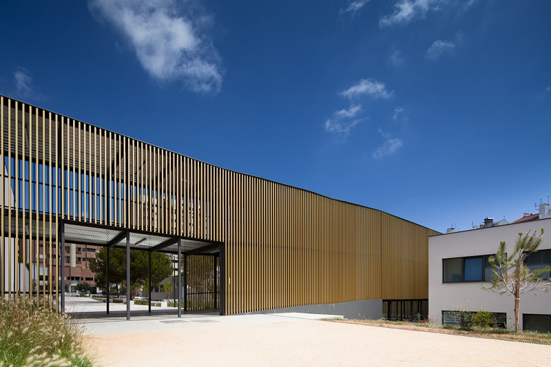 Vergilio Ferreira High School / Atelier Central