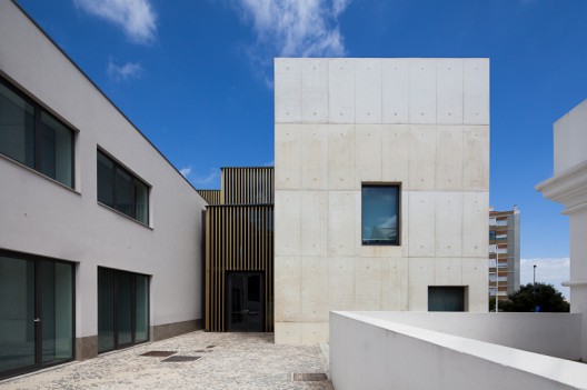 Vergilio Ferreira High School / Atelier Central (14)