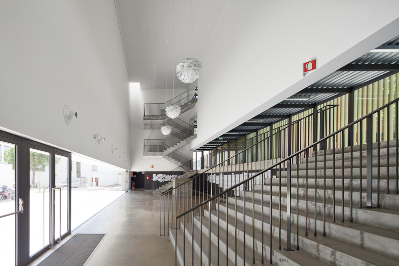 Vergilio Ferreira High School / Atelier Central