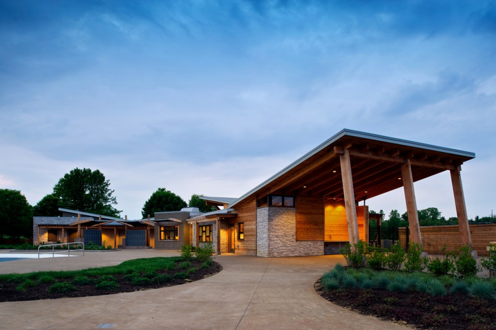 Highlands Park Family Aquatic Center / Meyers + Associates Architecture