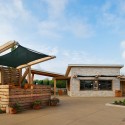 Highlands Park Family Aquatic Center / Meyers + Associates Architecture (14) © Matthew Carbone