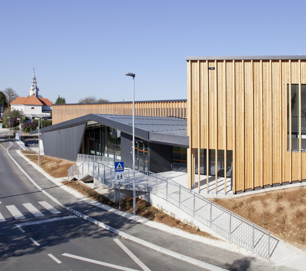 Sports Center Stopiče / Jereb in Budja arhitekti