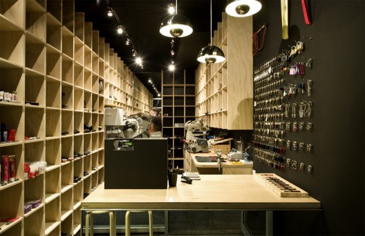 Cobbler Caballero Shop / Stewart Hollenstein (3)