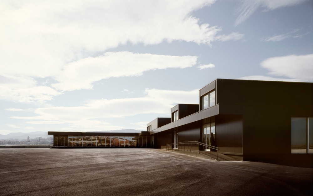 Cruise Ship Terminal in Bilbao / [baragaño]