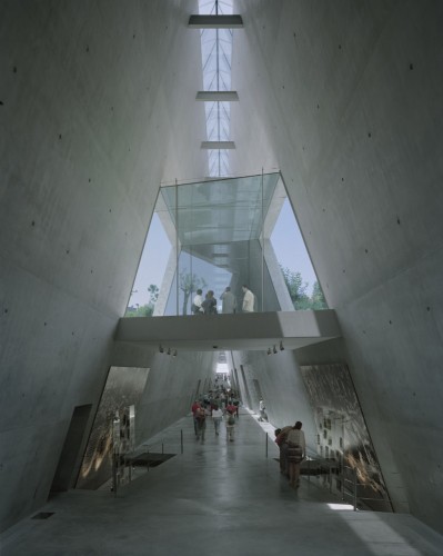 Yad Vashem Holocaust Museum / Safdie Architects (10)