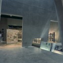 Flashback: Yad Vashem Holocaust Museum / Safdie Architects Flashback: Yad Vashem Holocaust Museum / Safdie Architects © Timothy Hursley