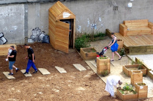 Place au Changement Public Plaza / Collectif Etc (9)