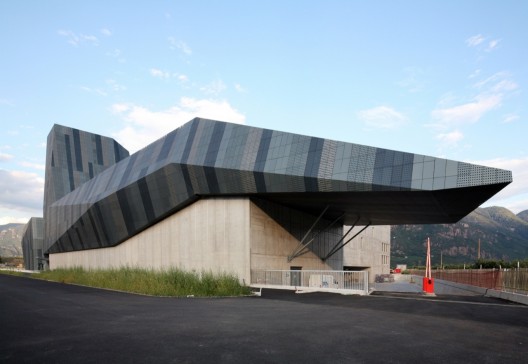 Salewa Headquarters / Cino Zucchi Architetti with Park Associati (7)
