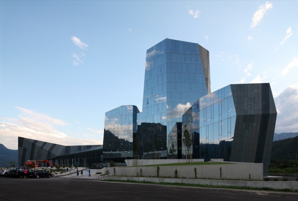 Salewa Headquarters / Cino Zucchi Architetti and Park Associati