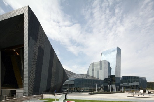 Salewa Headquarters / Cino Zucchi Architetti with Park Associati (4)