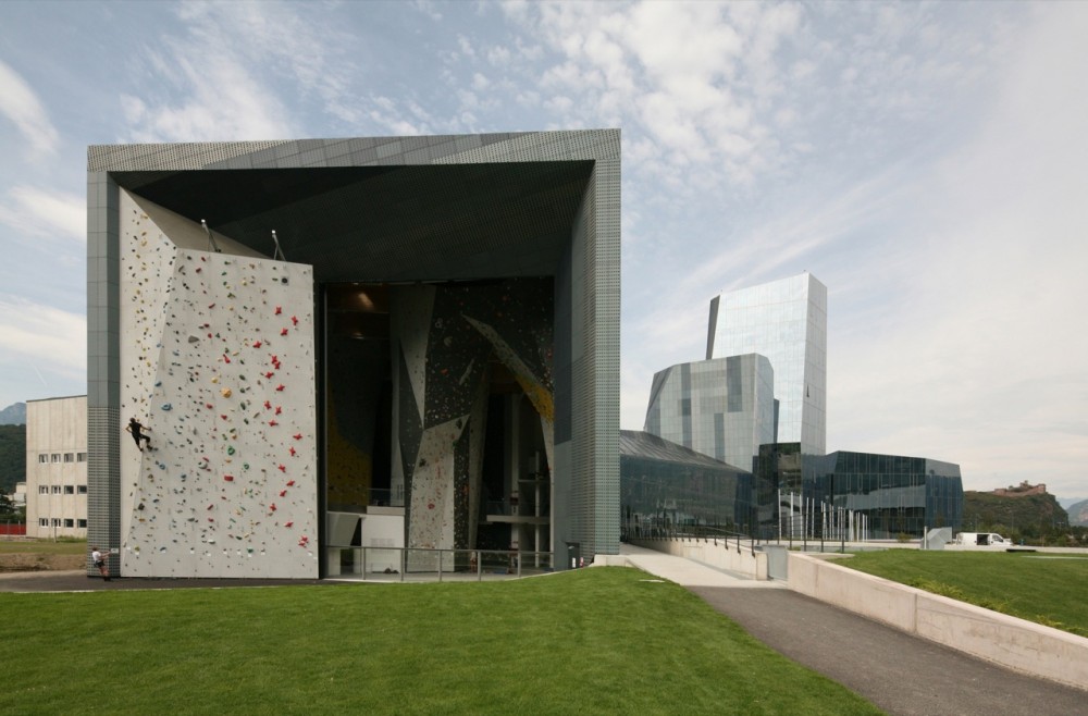 Salewa Headquarters / Cino Zucchi Architetti and Park Associati