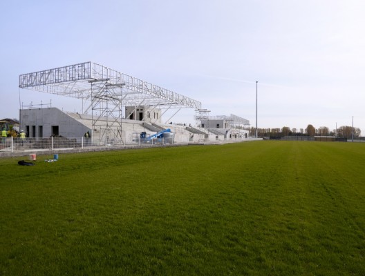 Stadium du Littoral / OLGGA Architects (3)