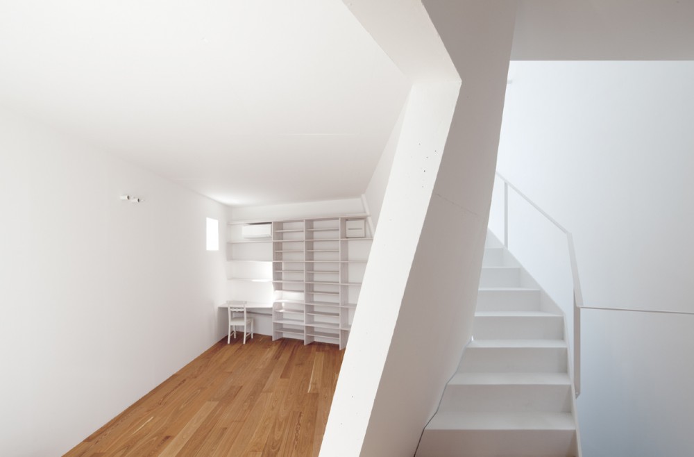 House Folded / Alphaville Architects