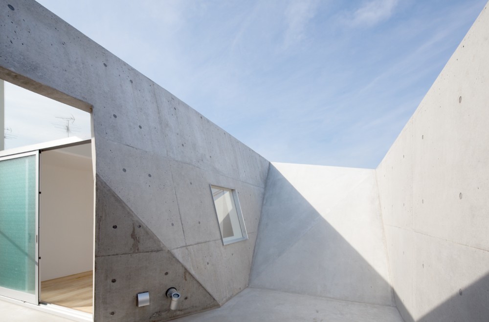 House Folded / Alphaville Architects
