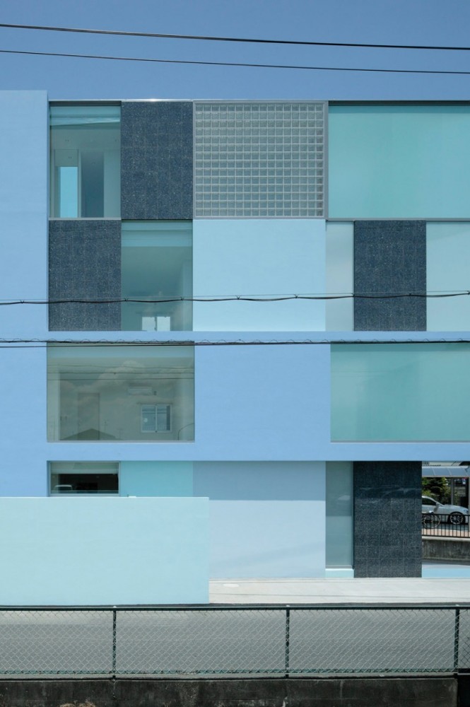 On the Corner / Eastern Design Office