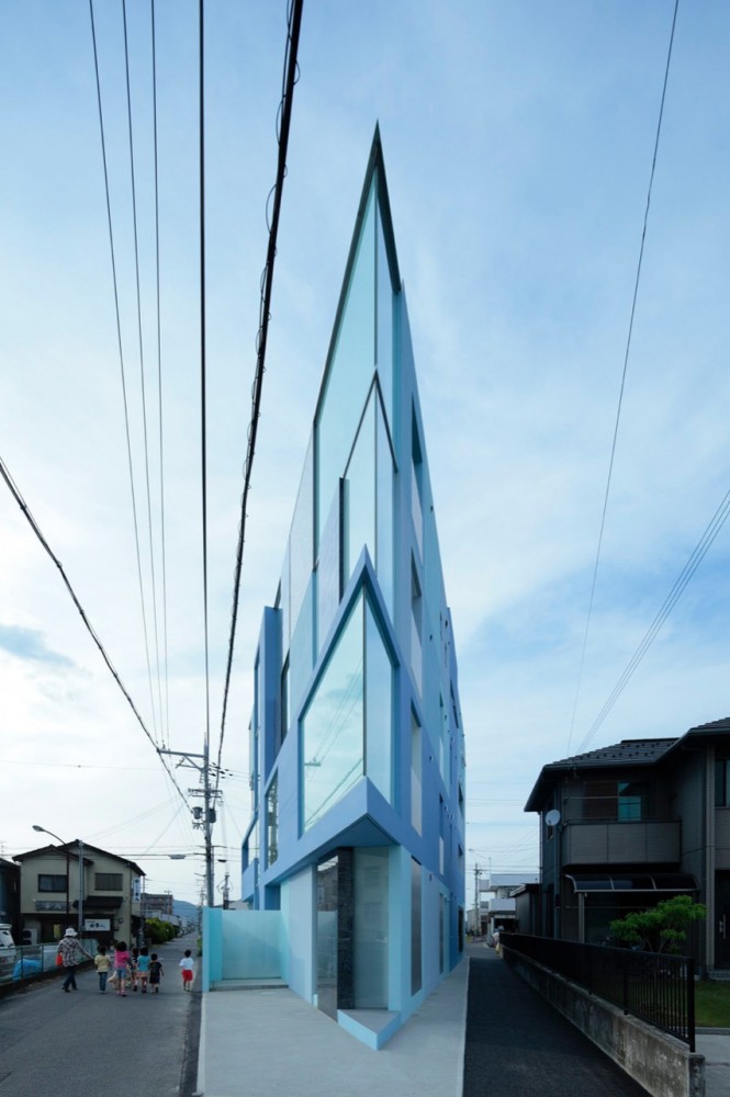 On the Corner / Eastern Design Office
