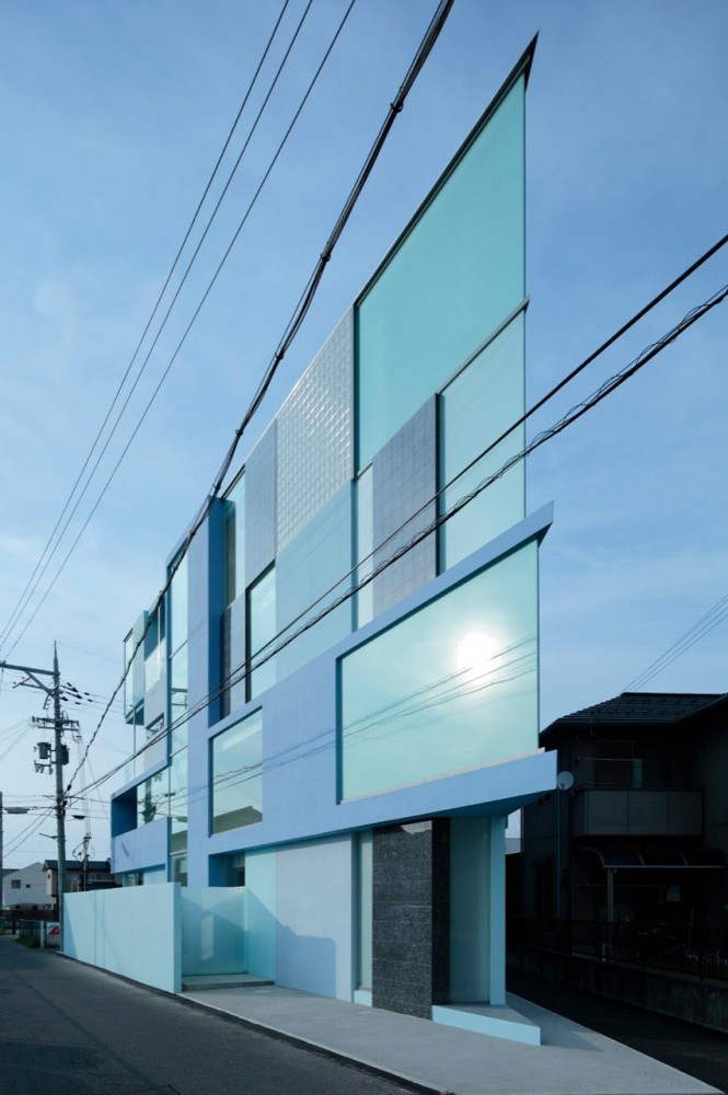 On the Corner / Eastern Design Office