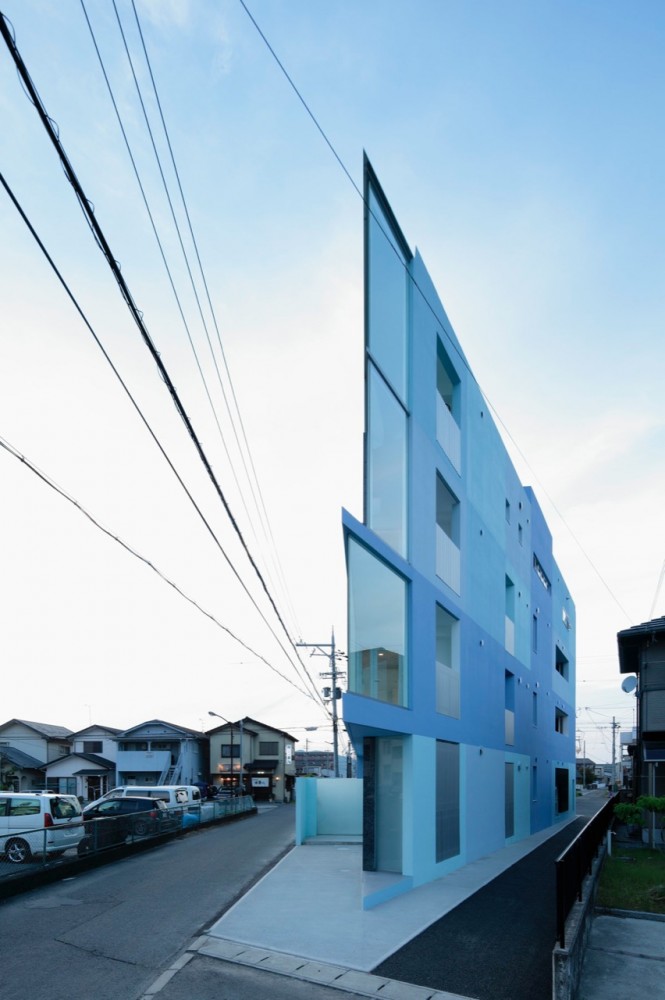 On the Corner / Eastern Design Office