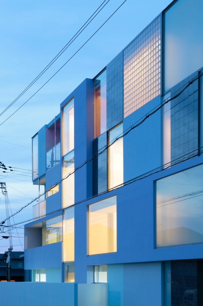 On the Corner / Eastern Design Office
